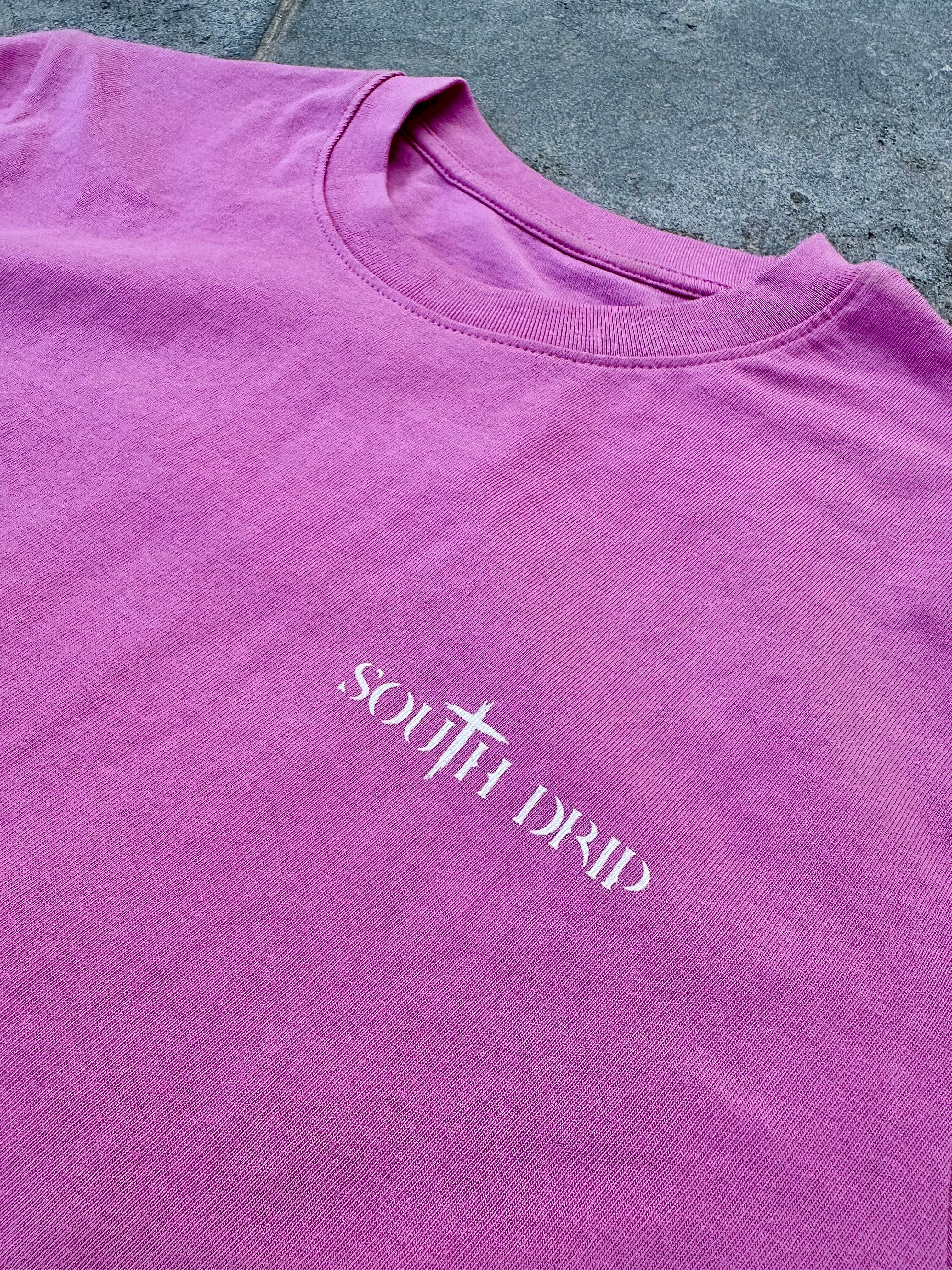 T-SHIRT JÉSUS CHRIST IS KING (rose/blanc) oversize SOUTH DRIP